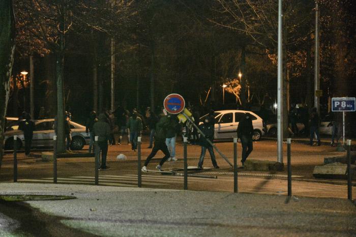 ASSE - PHOTOS : les images des incidents devant les grilles de Geoffroy-Guichard