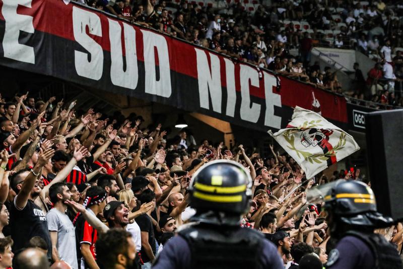  - OGC Nice - OM : les images folles des incidents pendant le derby du sud