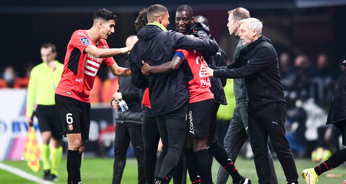 Bruno Génésio aux côtés de ses joueurs