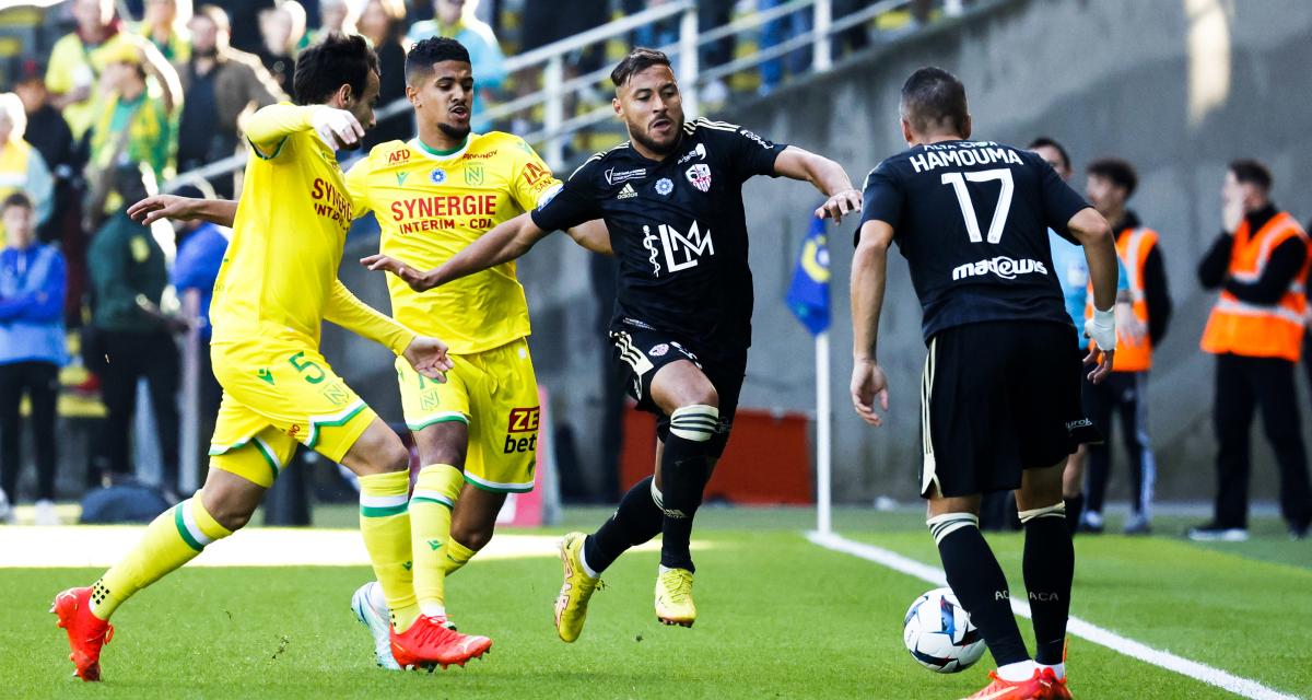 FC Nantes - Ajaccio en direct : les Canaris arrachent le match nul (revivez le match)