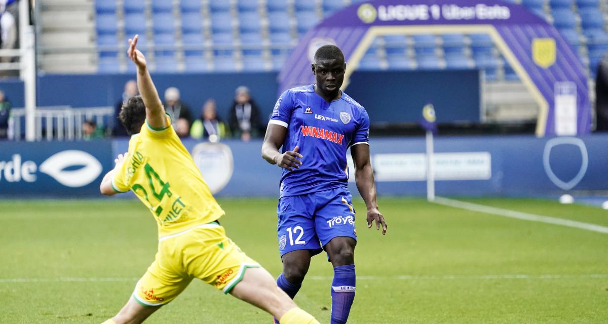 Le FC Nantes accroché à Troyes, Angers tombe en Corse