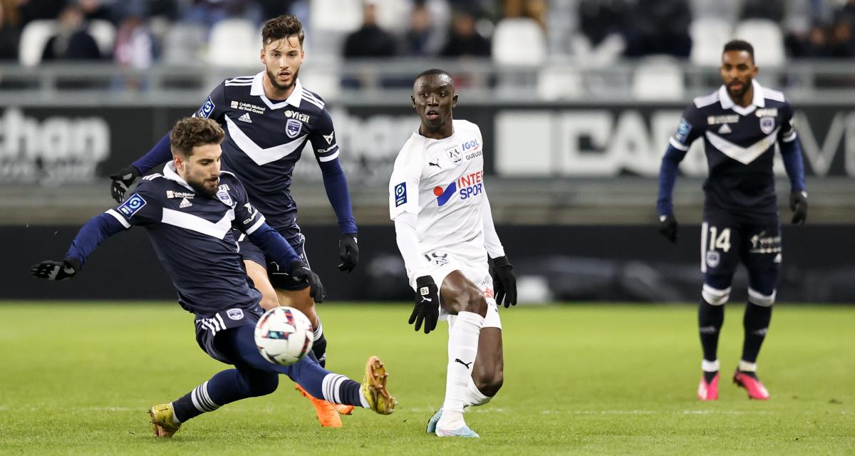 Ligue 2 : Bordeaux renverse Amiens et consolide sa place de dauphin