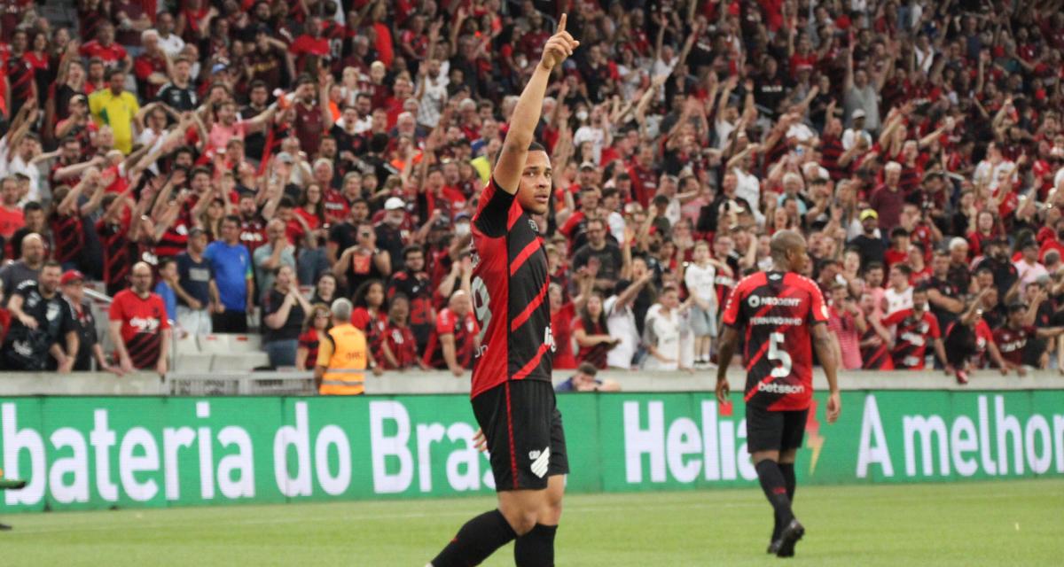 Vitor Roque (Paranaense)