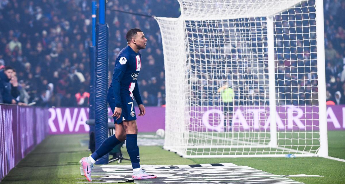 Mbappé avec le PSG face à l'OL au Parc des Princes en avril 2023