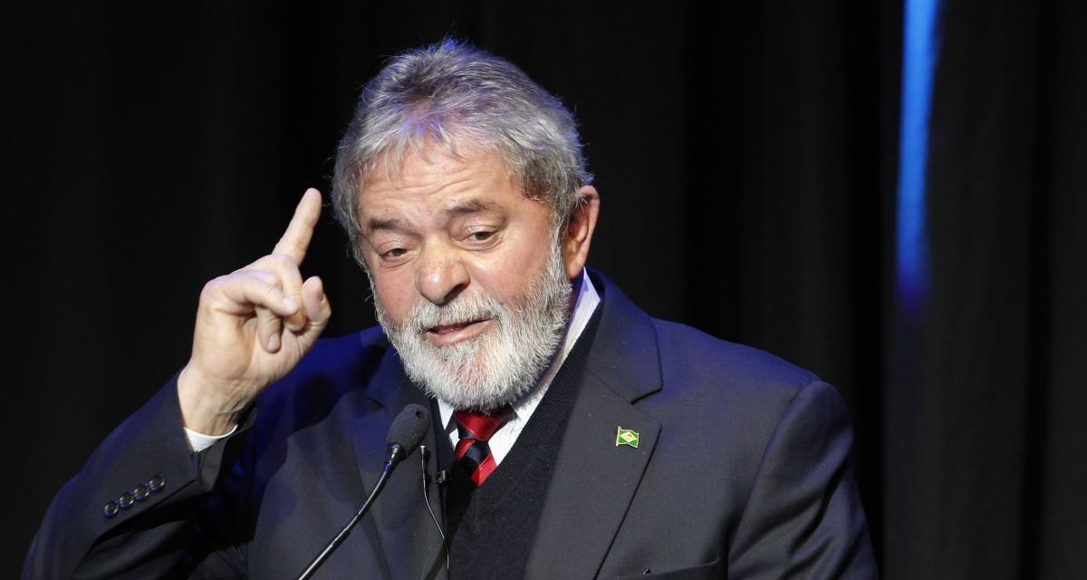 Ancelotti leva cartucho do Presidente do Brasil!