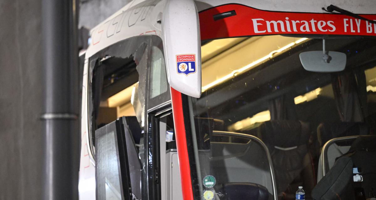 Le bus de l'OL caillassé