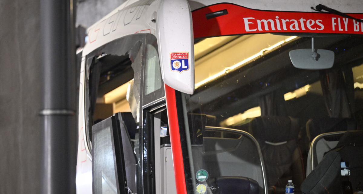 Le bus de l'OL caillassé