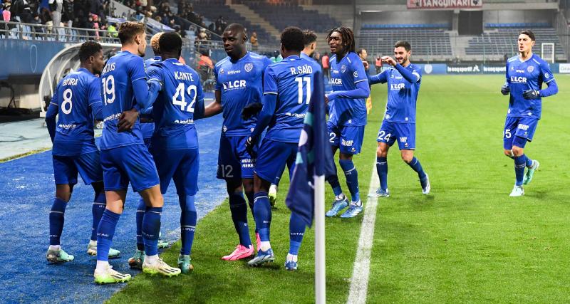Valenciennes FC - Ligue 2 : le SCO s'incline, Rodez et le PFC gagnent, l'ASSE est 11e