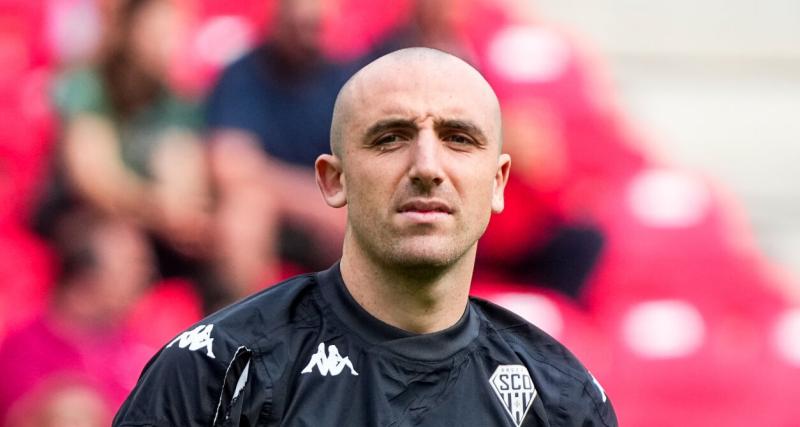 Nîmes Olympique - ASSE Mercato : Bernardoni a signé dans son nouveau club