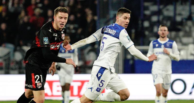 Grenoble Foot 38 - Ligue 2 : Auxerre reprend la tête, l'ASSE dégringole au classement