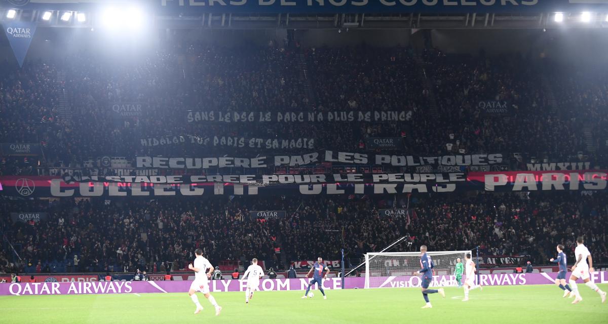 Banderoles contre la Mairie de Paris lors de PSG-Lille