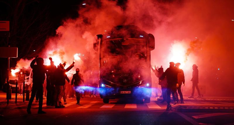 AS Saint-Étienne - OM : des bus de supporters caillassés à Saint-Étienne