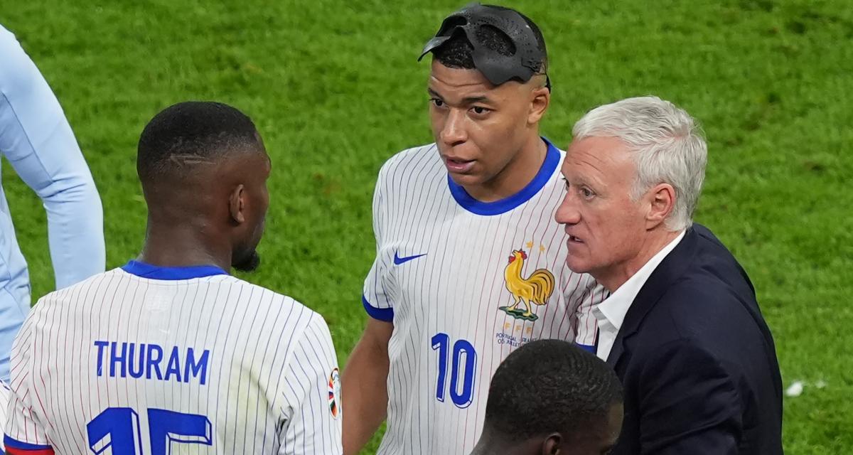 Kylian Mbappé et Didier Deschamps aux côtés de Marcus Thuram