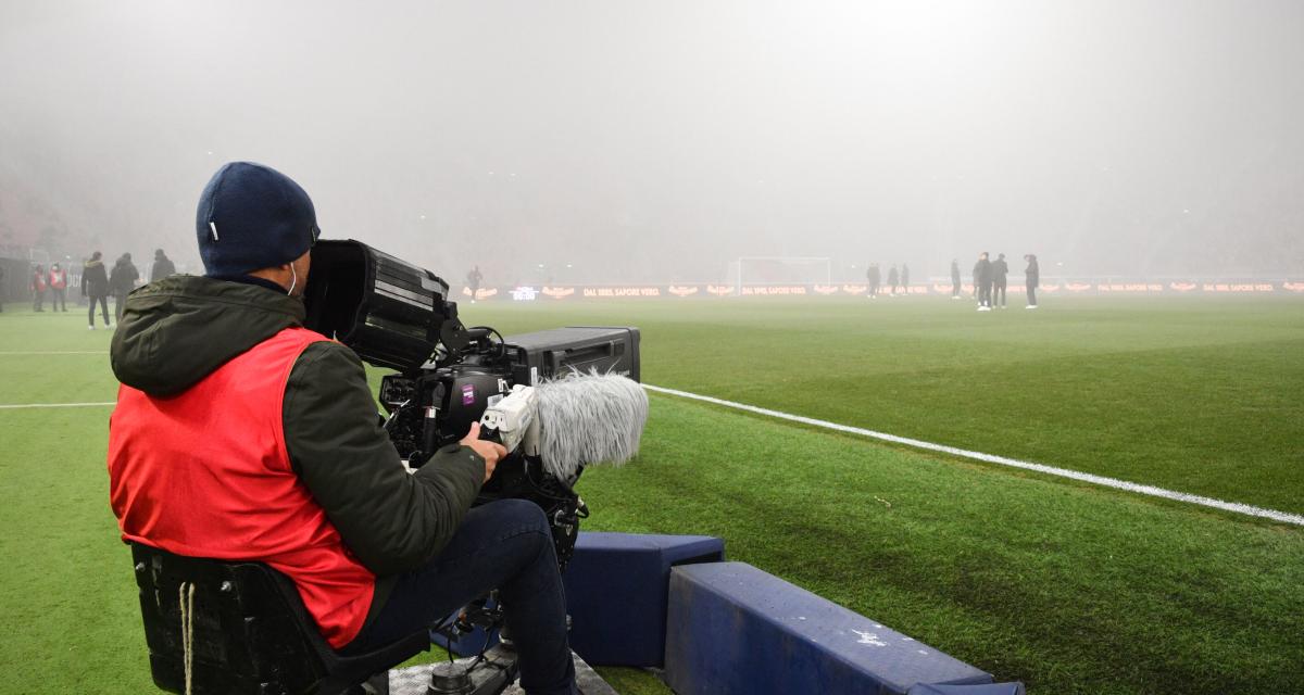 Une caméra filmant le brouillard, belle illustration du chaos des droits TV en L1