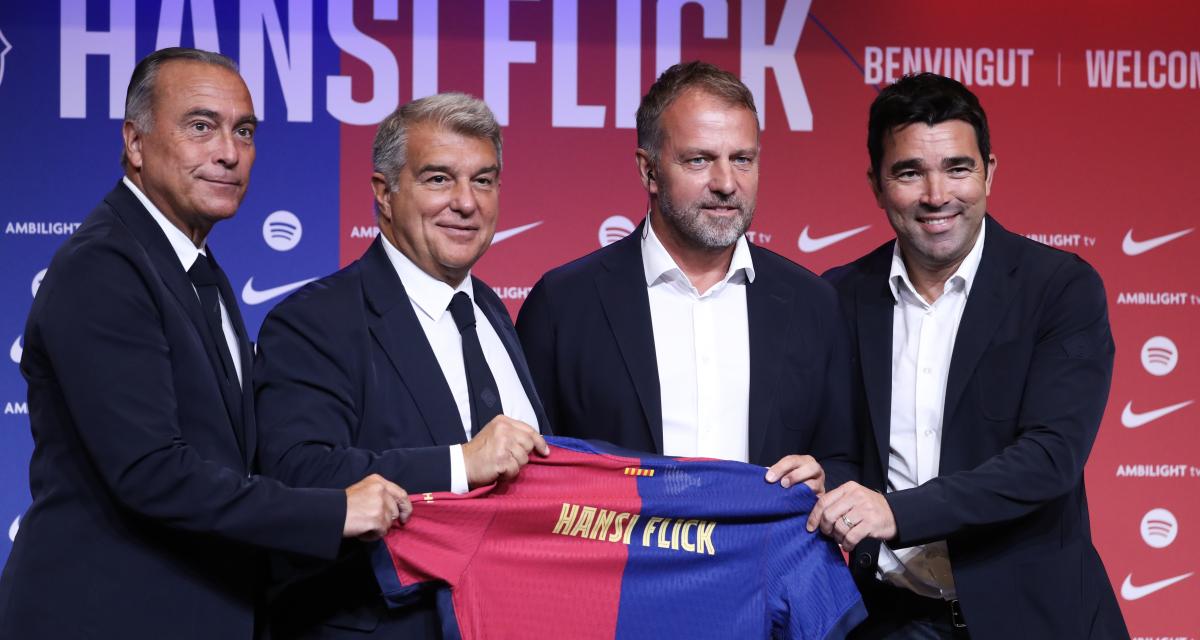 Rafa Yuste, Joan Laporta, Hansi Flick et Deco