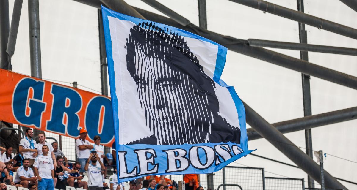 Drapeau à l'effigie de Bernard Tapie