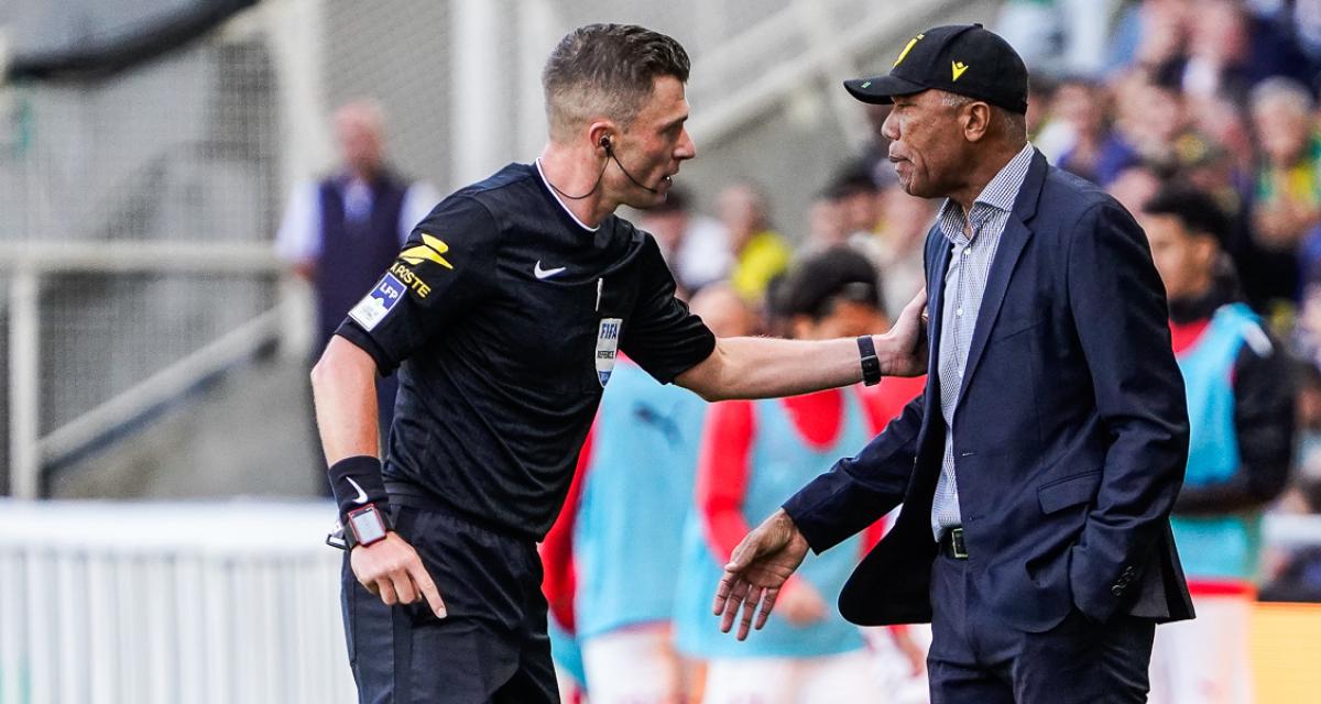 Antoine Kombouaré en discussions avec Willy Delajod...