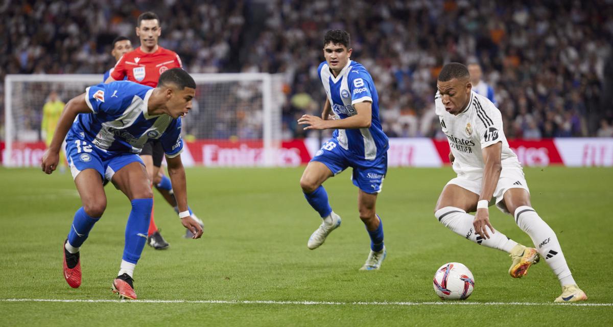 Kylian Mbappé face à Abdel Abqar