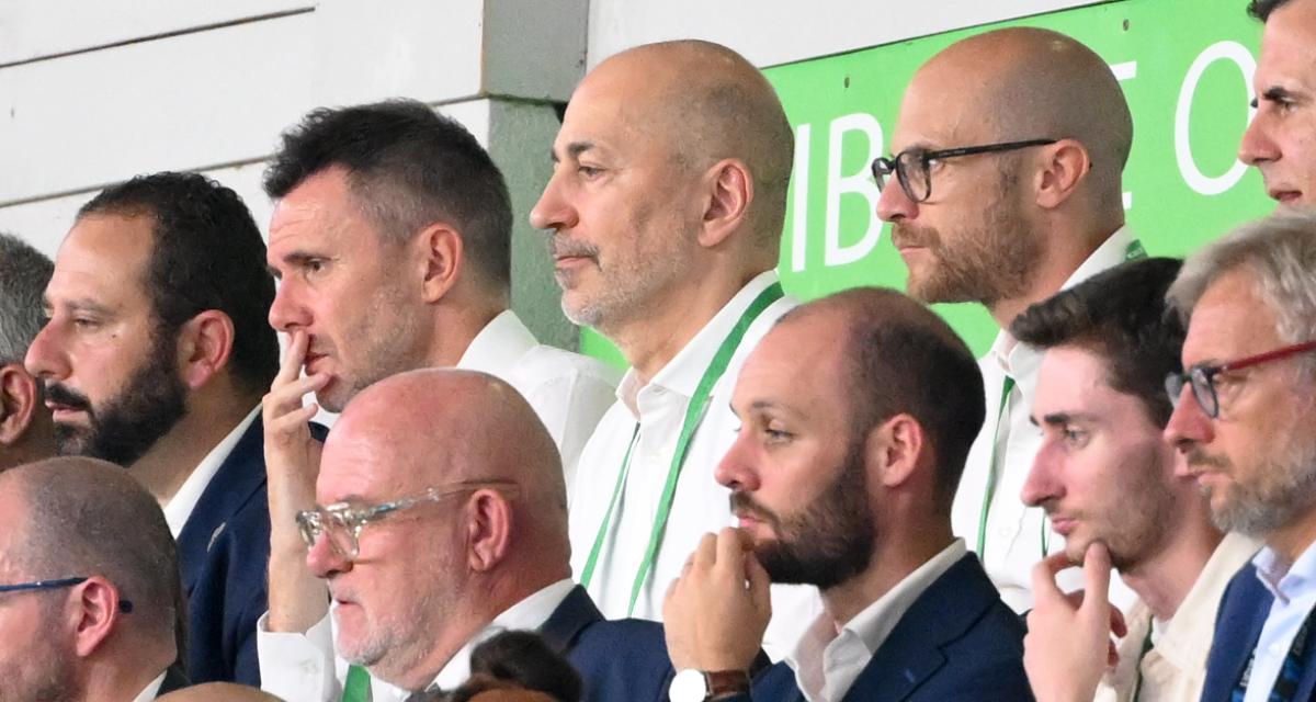 Ivan Gazidis autour de sa grade rapporchée