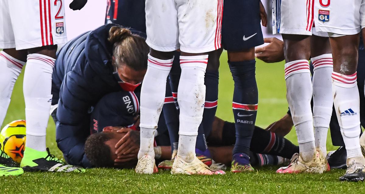 Neymar est blessé à la cheville gauche