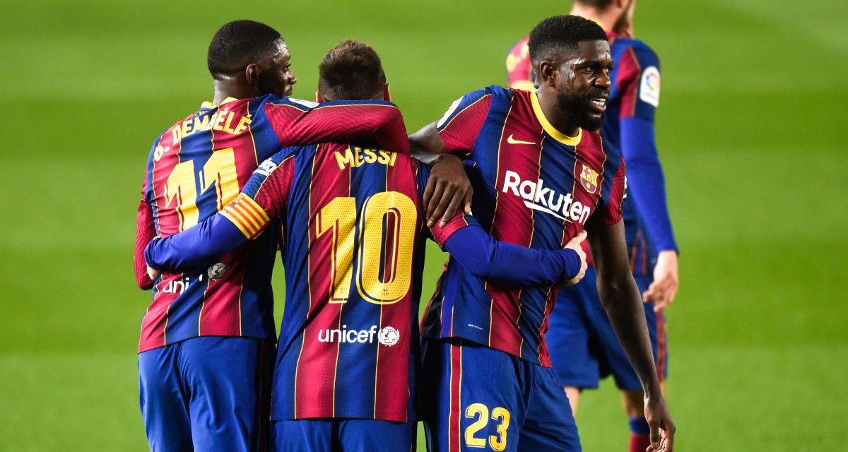 Samuel Umtiti aux côtés de Lionel Messi et Ousmane Dembélé