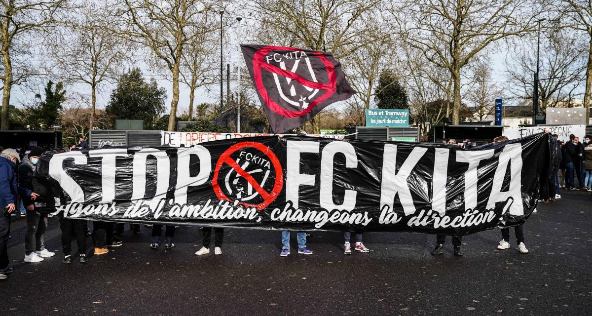 Ultras du FC Nantes manifestant contre Waldemar Kita