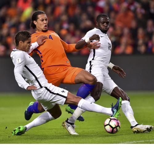 Résultat Pays-Bas - France : Pogba et les Bleus arrachent un succès précieux (1-0)