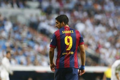 FC Barcelone : Lionel Messi bougé par Luis Suarez ?